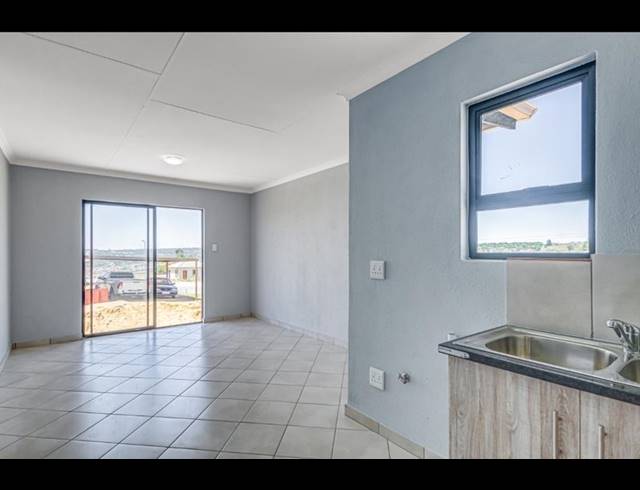 3 BEDROOM HOUSE FOR SALE IN CRYSTAL PARK